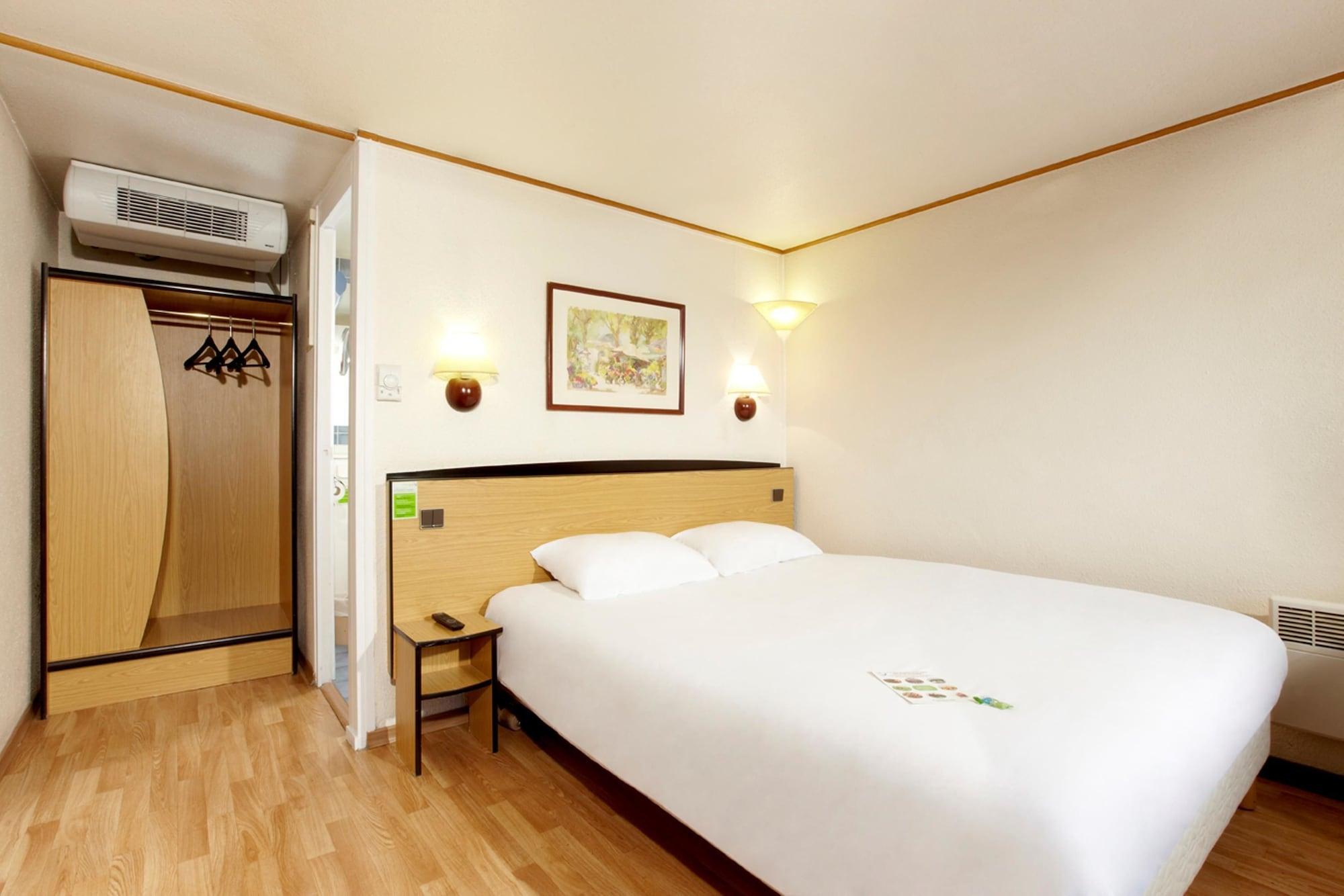 Campanile Livry-Gargan Hotell Exteriör bild