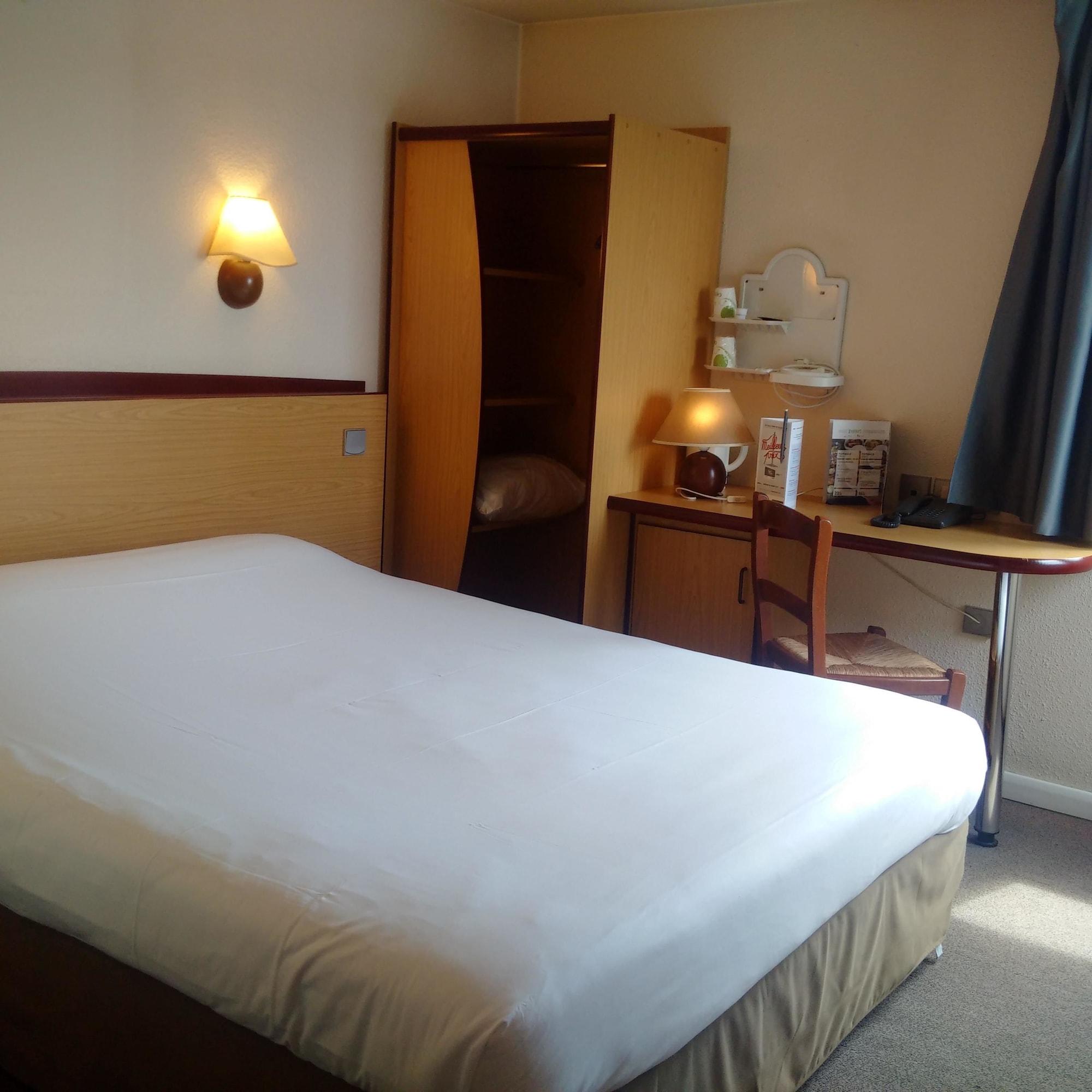 Campanile Livry-Gargan Hotell Exteriör bild