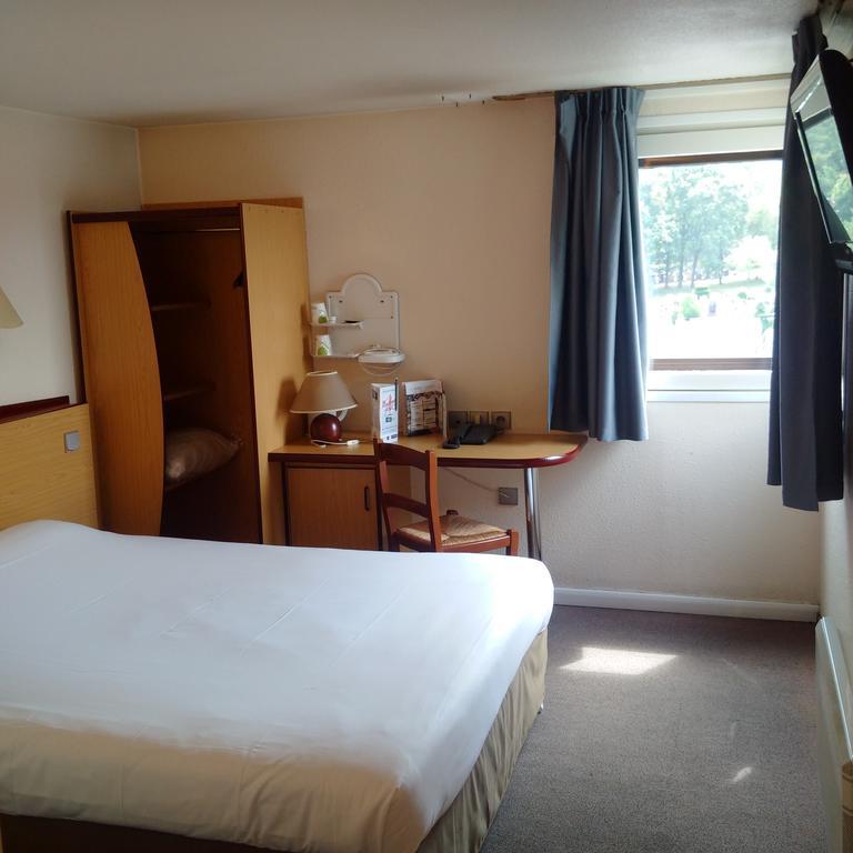 Campanile Livry-Gargan Hotell Exteriör bild