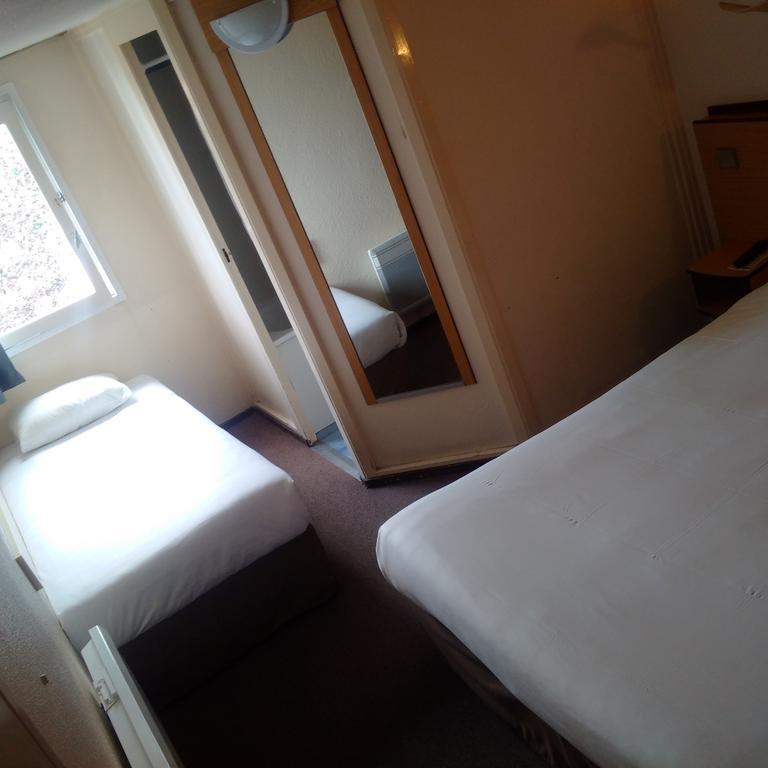 Campanile Livry-Gargan Hotell Exteriör bild