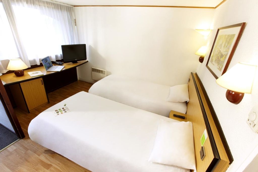 Campanile Livry-Gargan Hotell Exteriör bild